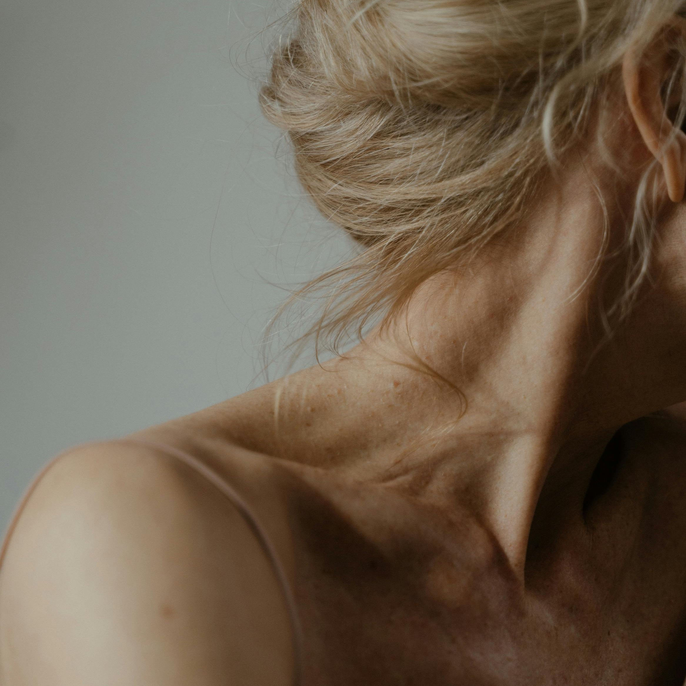 Vitamine für Haut, Haare und Nägel: Wie Neem dein natürliches Schönheitspotenzial unterstützt 🌿