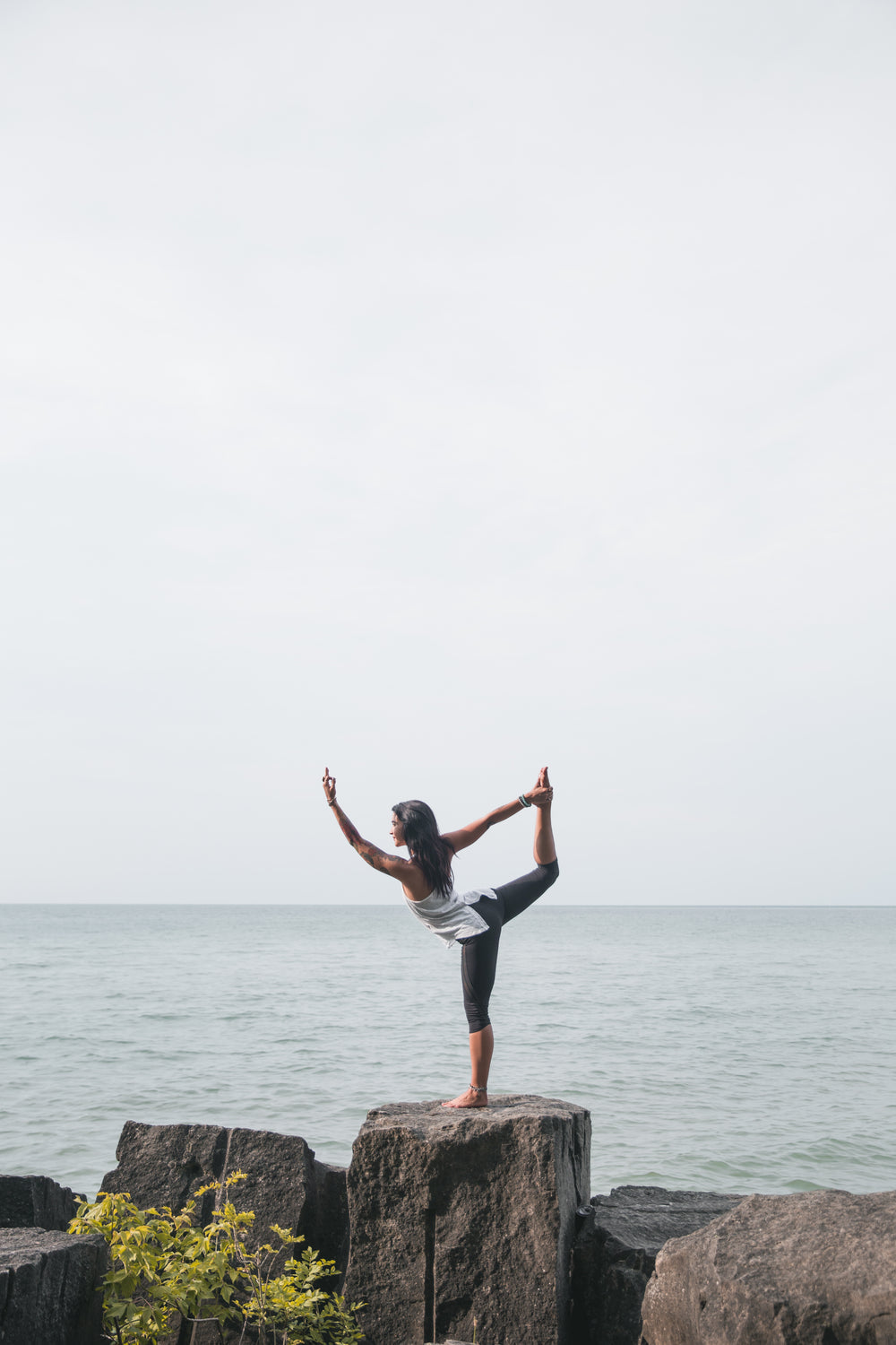 Yoga, Pilates und Neem: Ein ganzheitlicher Ansatz für körperliche und geistige Balance 🌿🧘‍♀️